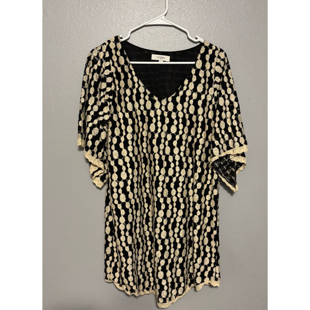 Umgee Crochet Tunic Top - Picture 2 of 4